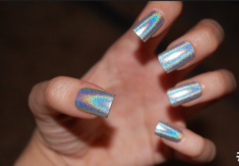 konta-nixia-holographic-nails-designs-nuxia-moda-sxedia-eisaimonadikigr