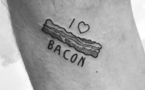 bacon-tattoo-tatouaz-fagito-mpeikon-moda-sxedia-eisaimonadikigr