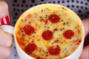 pitsa-pizza-se-koupa-eukoles-sintages-diatrofi-mageiriki-eisaimonadikigr