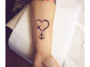 tatouaz-stavroi-sxedia-cross-tattoos-tatou-gia-xeria-eisaimonadikigr