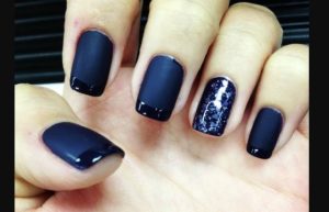 dark-blue-nails-mple-nuxia-nixia-nails-sxedia-eisaimonadikigr