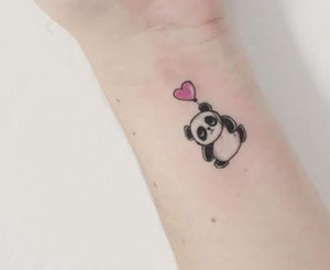 panda-sxedio-tatouaz-mikra-sxedia-tattoos-eisaimonadikigr