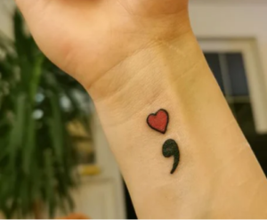 semicolon-tattoo-tatouaz-me-kardies-sxima-sxedia-tattoos-eisaimonadikigr