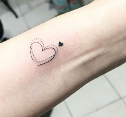 treis-kardies-sxedia-tatouaz-me-kardies-sxima-kardia-tattoos-eisaimonadikigr.png